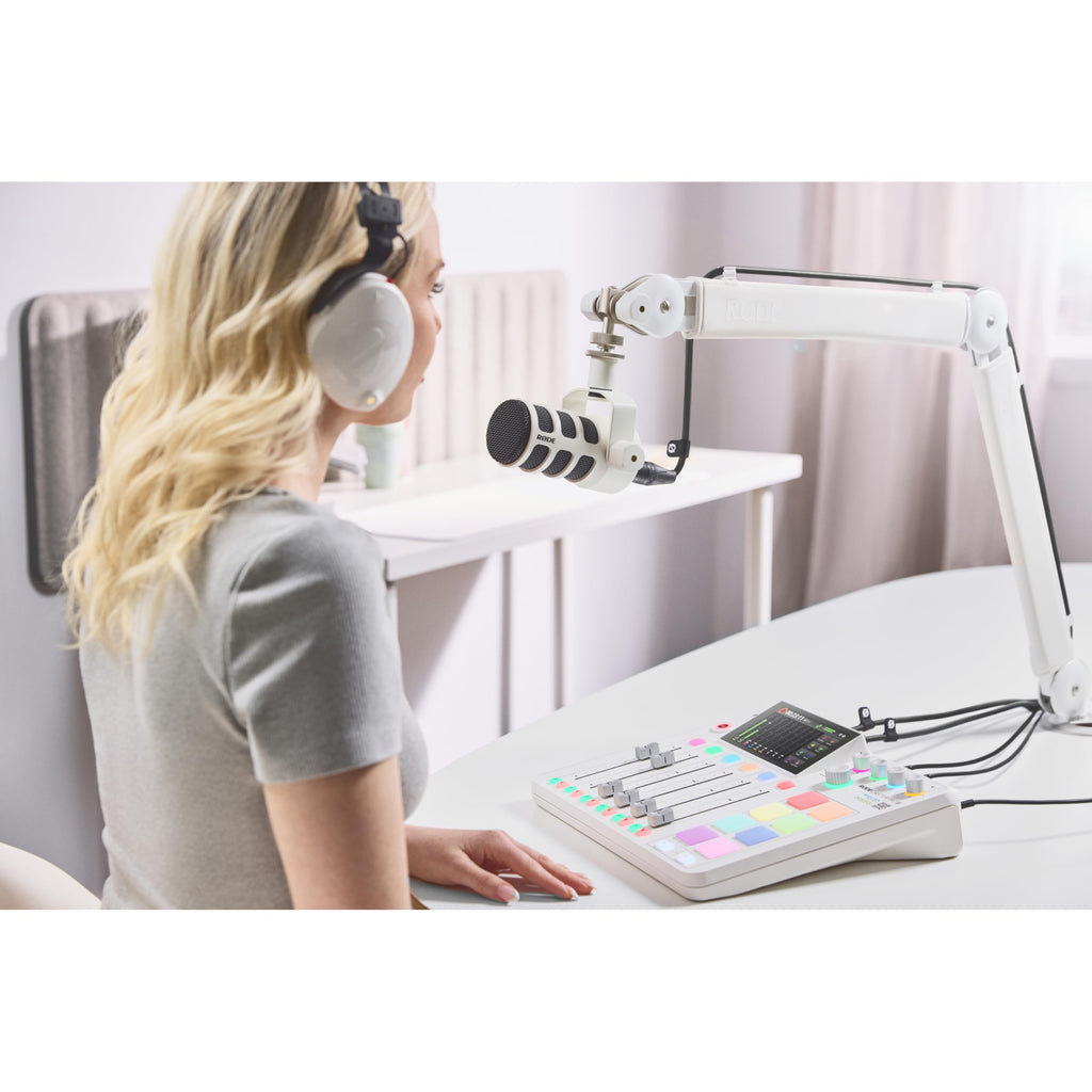 White Cardioid Dynamic Broadcast Microphone with XLR Cable E487711
